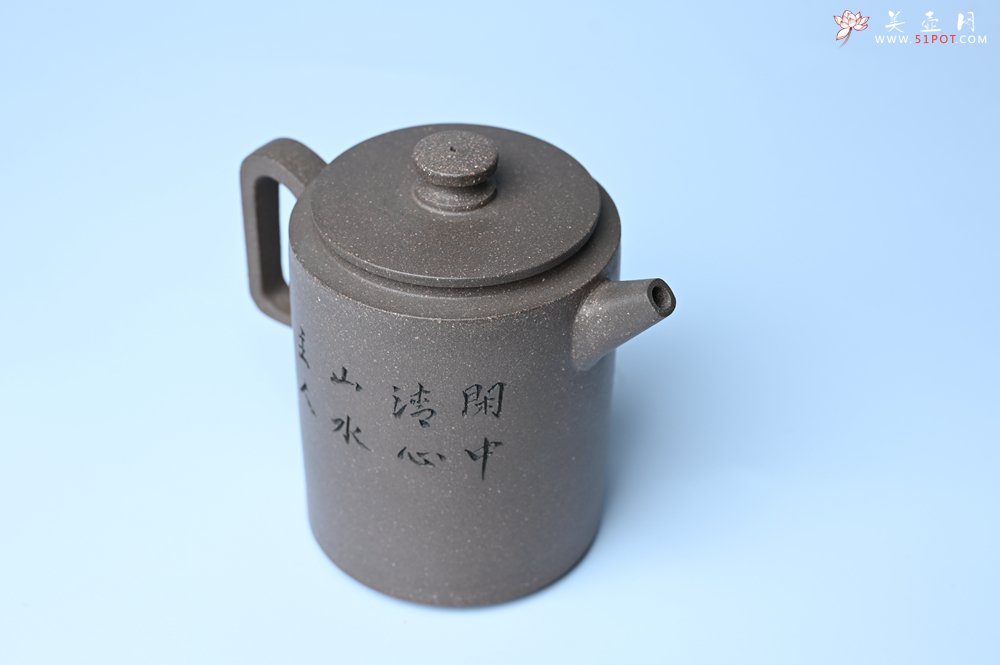 紫砂壶图片：美壶特惠 蠡墅大水潭深井老天青泥 精致圆础壶 装饰山水 茶人醉爱 - 紫砂壶信息网