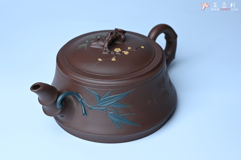 紫砂壶图片：美壶年底特惠 精品松竹梅紫砂壶 清虚静泰 暮色苍茫看劲松 乱云飞渡仍从容 - 紫砂壶信息网