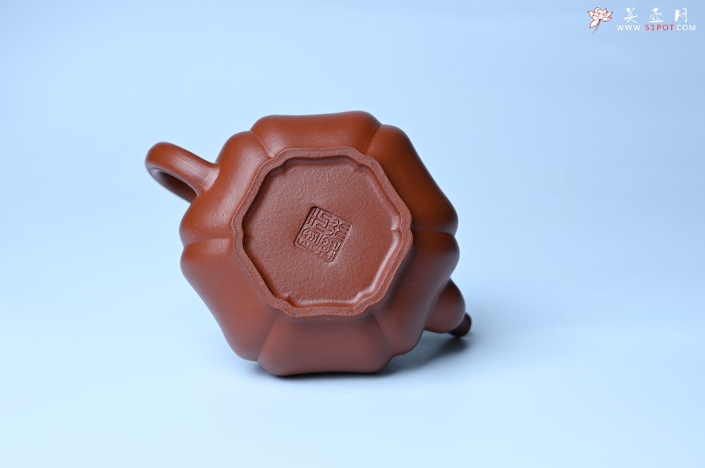 紫砂壶图片：美壶特惠 老朱泥高菱壶 茶人醉爱 - 紫砂壶信息网
