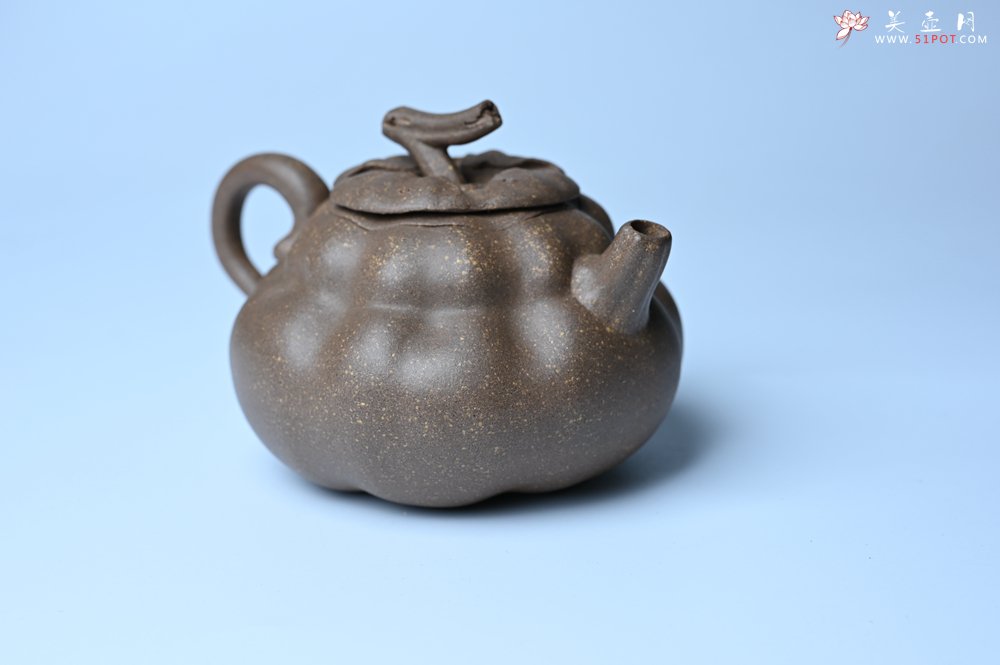 紫砂壶图片：美壶特惠 精致卡盖全手工老青段仿生小花货柿子壶 茶人醉爱 - 紫砂壶信息网