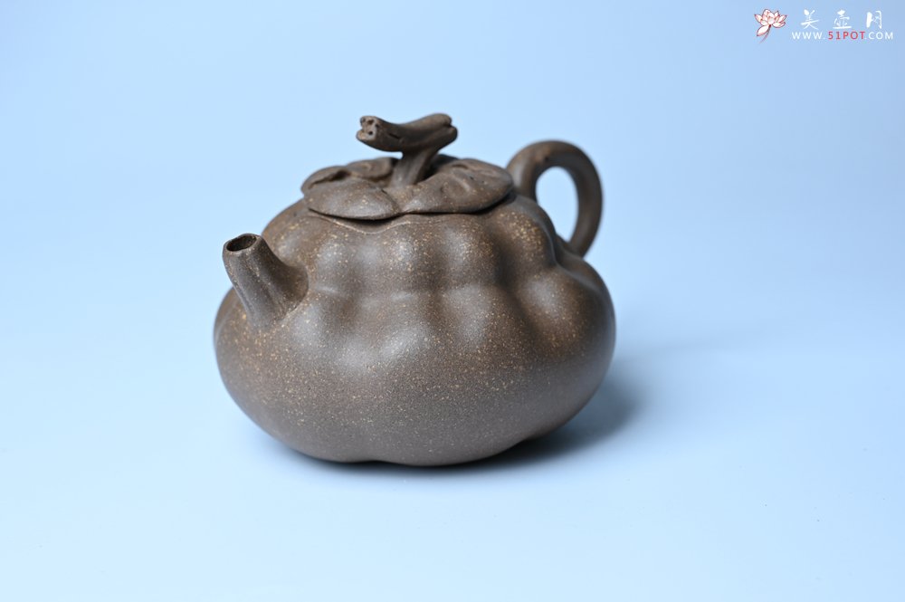 紫砂壶图片：美壶特惠 精致卡盖全手工老青段仿生小花货柿子壶 茶人醉爱 - 紫砂壶信息网