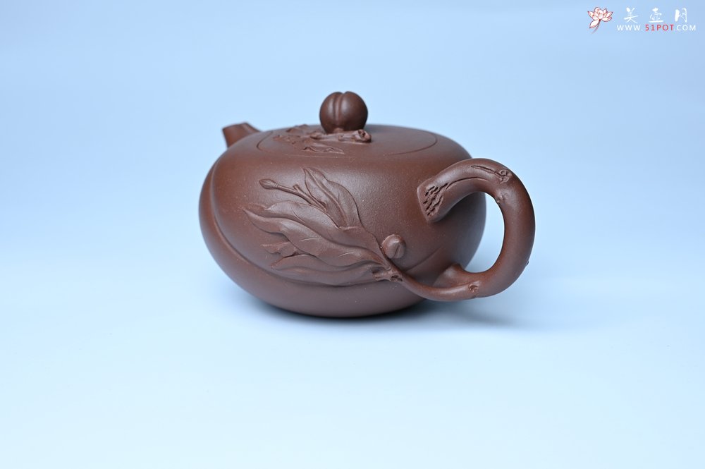 紫砂壶图片：美壶特惠 1993年国工杨军保精致特好紫泥蟠桃壶 - 紫砂壶信息网