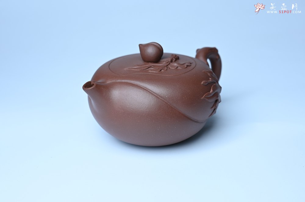 紫砂壶图片：美壶特惠 1993年国工杨军保精致特好紫泥蟠桃壶 - 紫砂壶信息网