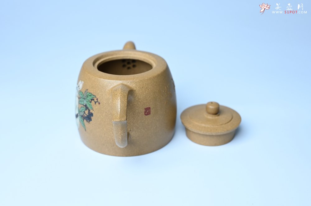 紫砂壶图片：美壶特惠 精致特好黄段泥井栏壶 泥绘祥瑞兔子 惠风和畅 寓意吉祥好运常来 - 紫砂壶信息网