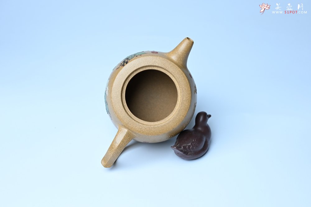 紫砂壶图片：美壶特惠 精致特好黄段泥井栏壶 泥绘祥瑞兔子 惠风和畅 寓意吉祥好运常来 - 紫砂壶信息网