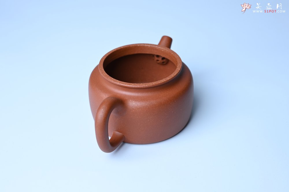 紫砂壶图片：美壶特惠 精致特好黄龙山宝山矿区红降坡泥德中壶 - 紫砂壶信息网