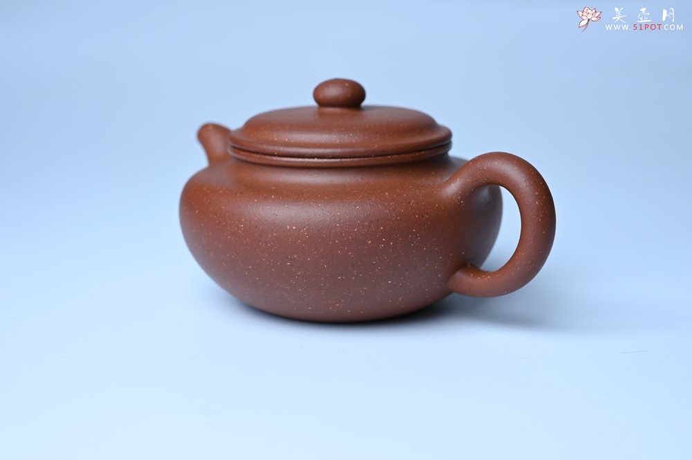 紫砂壶图片：美壶特惠 精致特好共生紫砂矿扁古壶 矿物质丰富 茶人醉爱 - 紫砂壶信息网